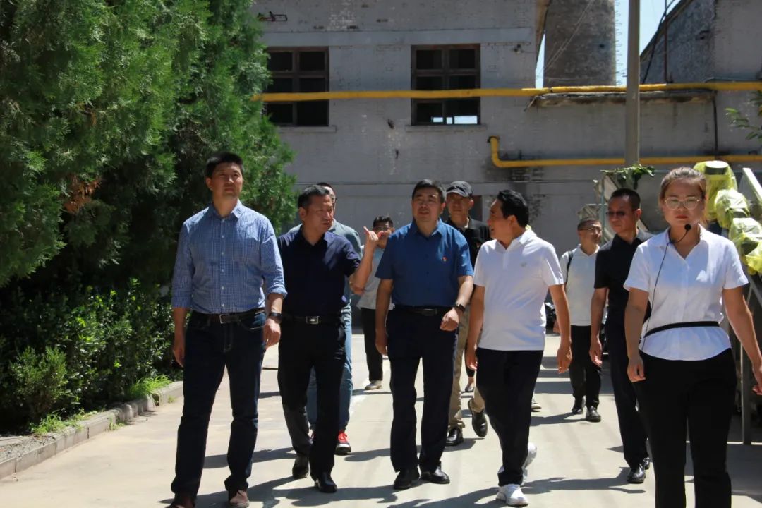 合作共赢，助推发展——物美集团和清华长三角研究院来91快色视频酒厂调研寻求合作机遇